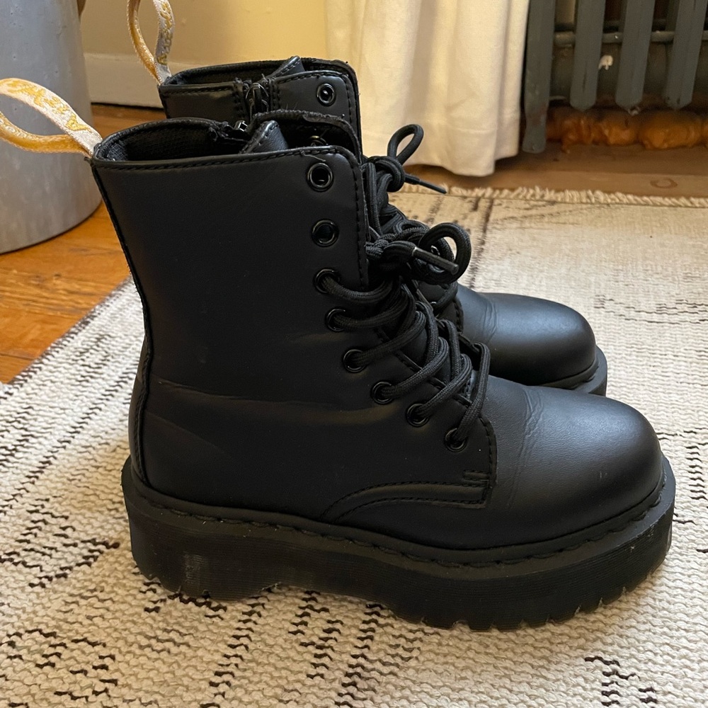 Dr. Martens Jadon vegan size 6